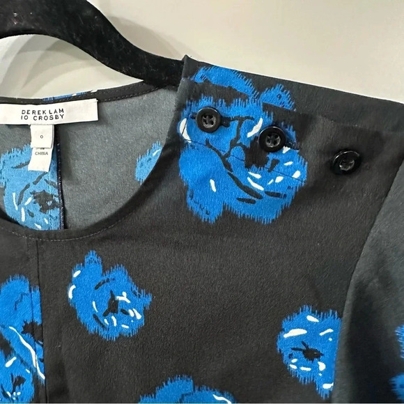 Derek Lam 10 Crosby Blouse Black and Blue Floral Print Ruffle Sleeve Size 0 - Picture 4 of 6